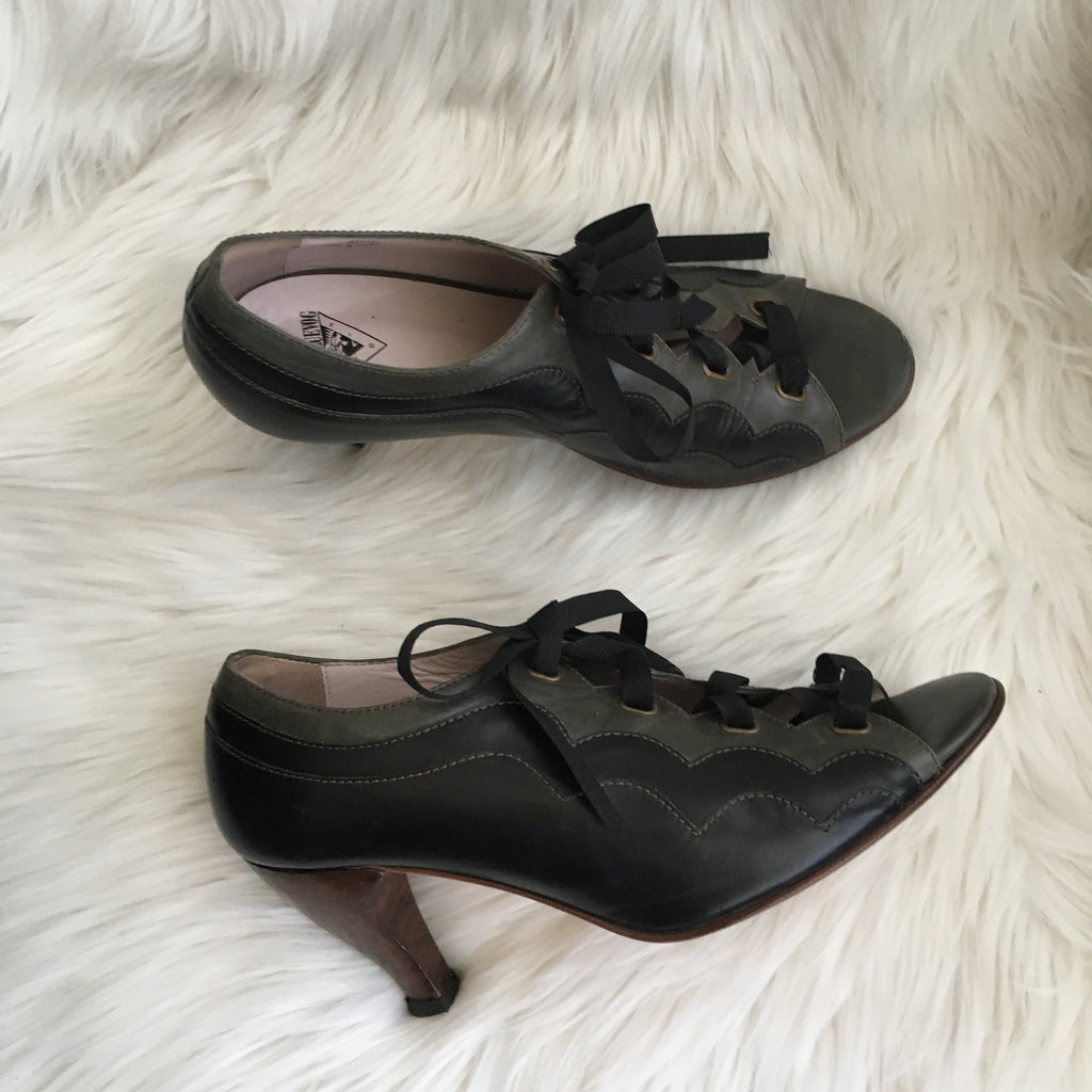 john fluevog lace up shoes